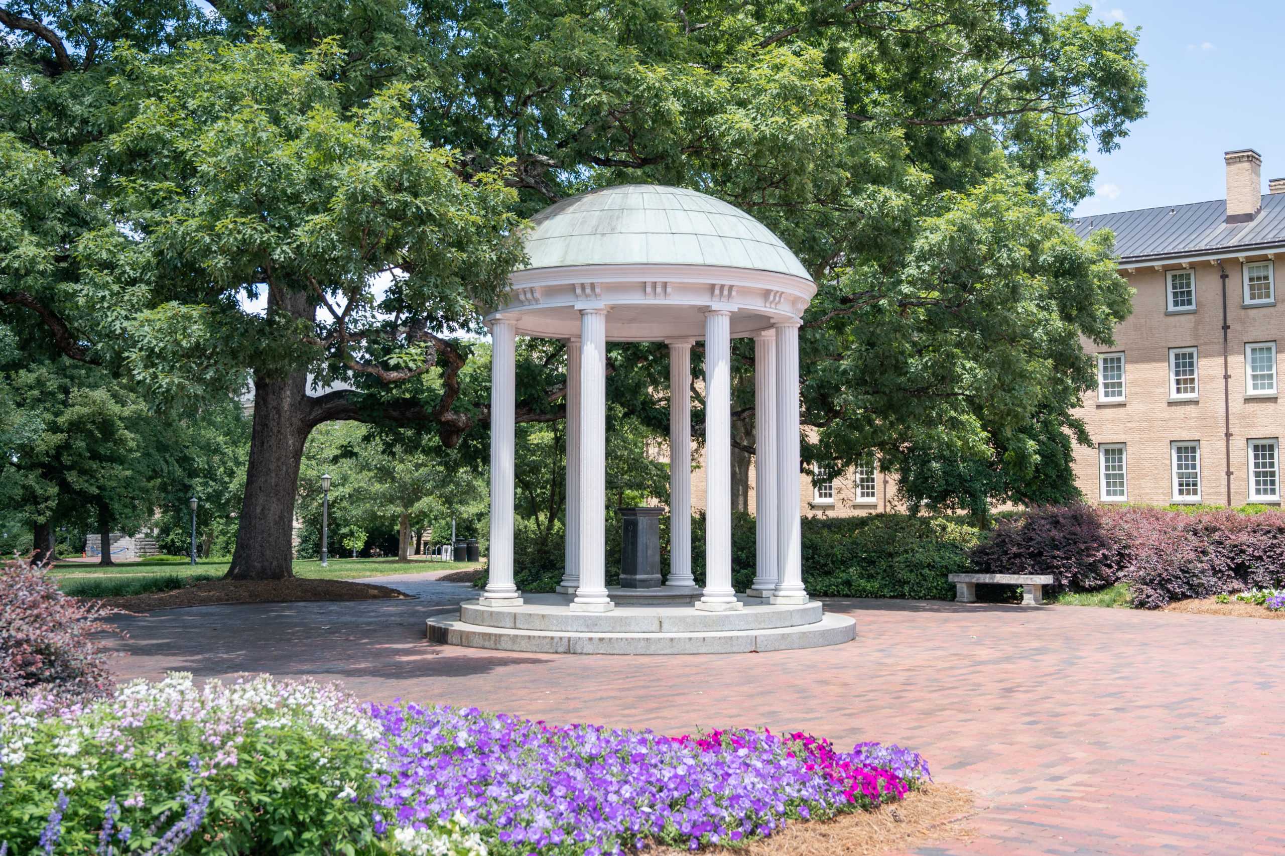UNC Chapel Hill Faculty Council passes free-speech resolution