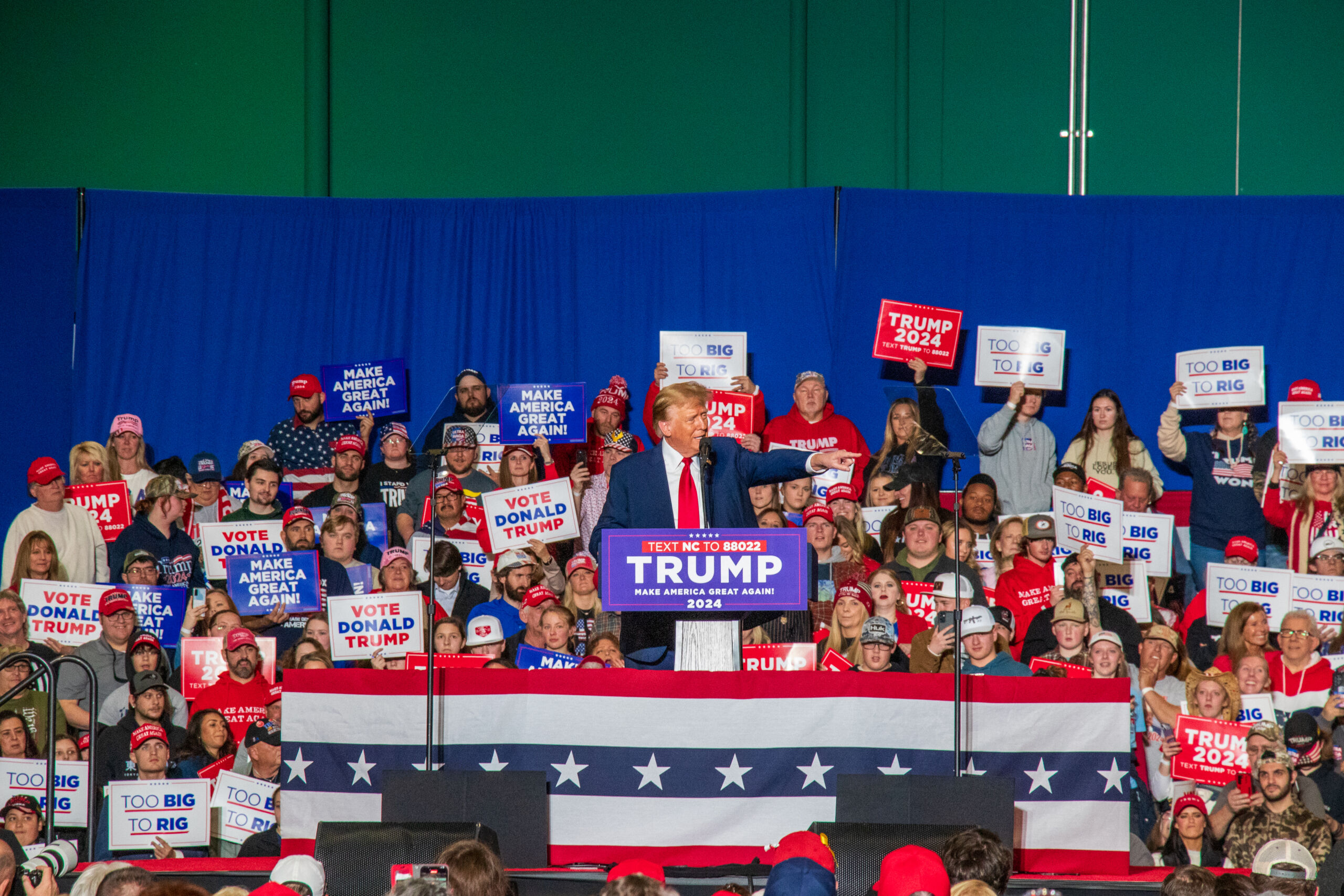 Trump draws thousands in Greensboro ahead of Super Tuesday
